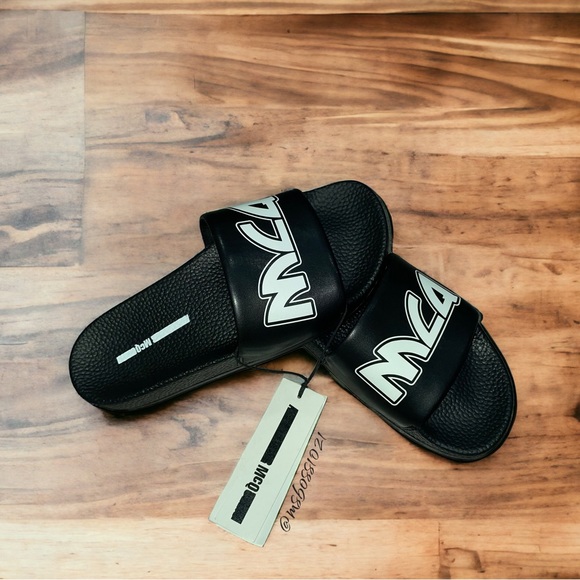 MCQ ALEXANDER MCQUEEN Logo Slides NEVER WORN - Picture 3 of 4